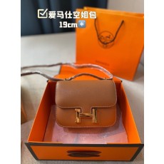 에*** 앱송 골드하드웨어 콘스탄스 18 크로스백