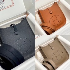 에*** 에블린 16 미니백