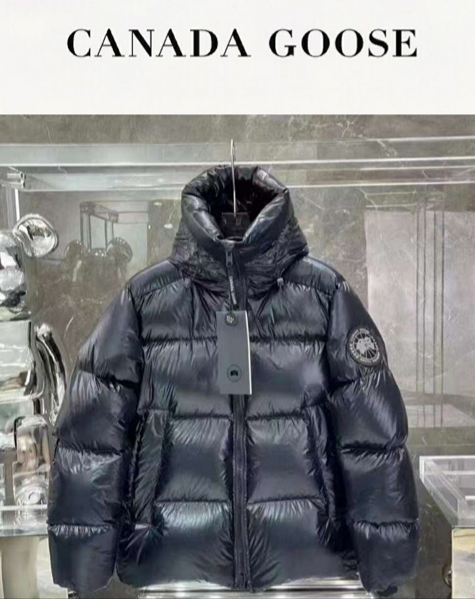 캐**** 크로푸톤 블랙라벨 구스패딩