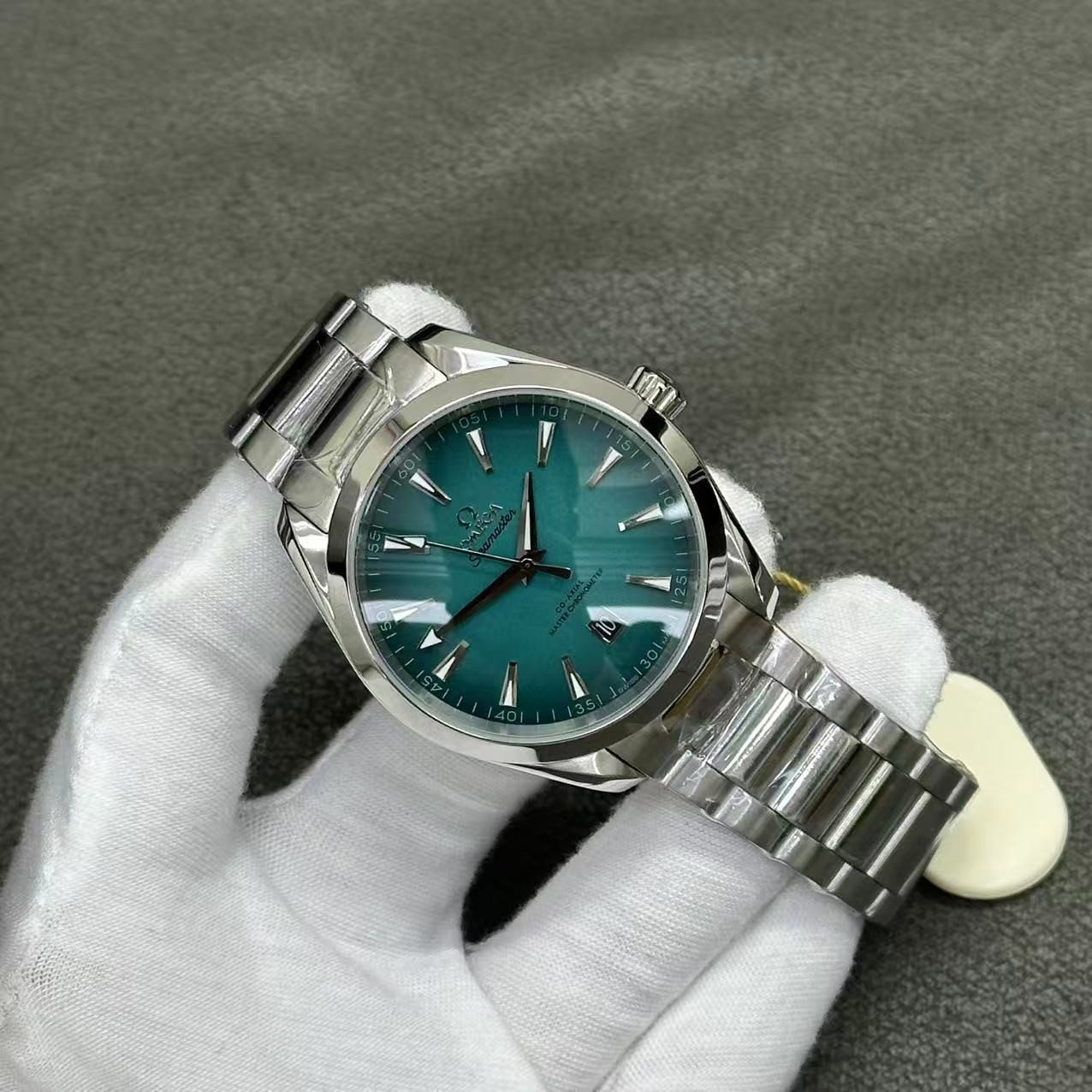 오** 씨마스터 아쿠아 테라 쉐이드 41MM 시계